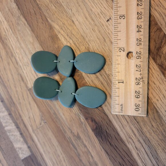 Pebble Fall Chunky Clay Green Dangle Earrings Post Mount - Picture 8 of 8